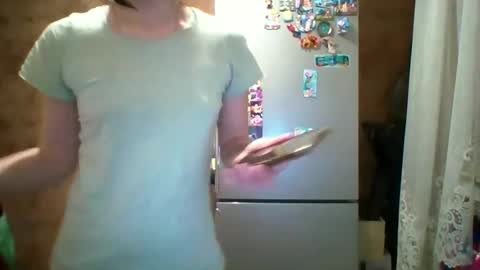 Snapshot of prettybella_7 chatting on April 16, 2026, 8:31 pm Bella online show from April 16, 2026, 8:31 pm