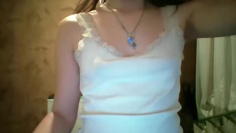Snapshot of prettybella_7 chatting on May 25, 2026, 8:48 pm Bella online show from May 25, 2026, 8:48 pm