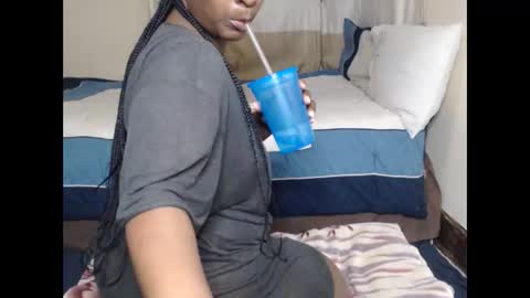 Snapshot of prettyblack25 chatting on October 16, 2025, 2:01 am Cindy online show from October 16, 2025, 2:01 am