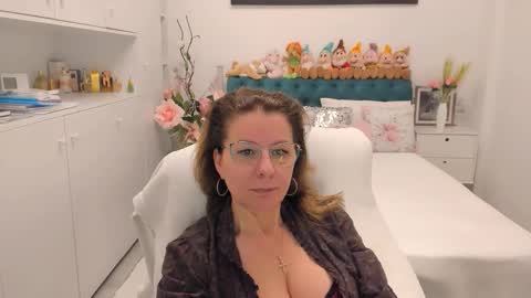 Snapshot of prettyblackeyes chatting on February 11, 2026, 7:02 am wilma online show from February 11, 2026, 7:02 am