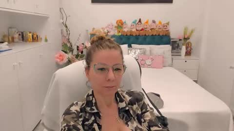 Snapshot of prettyblackeyes chatting on February 15, 2026, 7:51 am wilma online show from February 15, 2026, 7:51 am