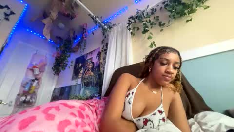 Snapshot of prettyblackgal chatting on November 24, 2025, 10:53 pm prettyblackgal online show from November 24, 2025, 10:53 pm