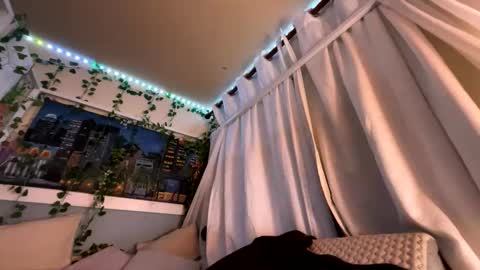 Snapshot of prettyblackgal chatting on December 19, 2025, 7:15 am prettyblackgal online show from December 19, 2025, 7:15 am