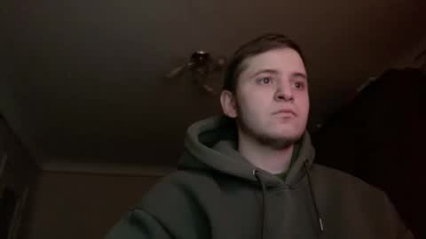 prettyboyhot01 online show from February 4, 2025, 12:11 pm