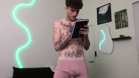 pretty boy online show from December 3, 2025, 1:13 am