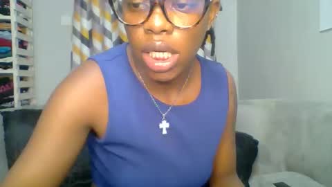 PrettyEla online show from February 19, 2026, 12:39 am