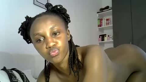 Snapshot of prettygee21 chatting on February 12, 2026, 9:26 am Pretty darkskin doll online show from February 12, 2026, 9:26 am