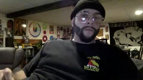 Snapshot of prettyglazed chatting on February 3, 2025, 8:24 pm prettyglazed online show from February 3, 2025, 8:24 pm