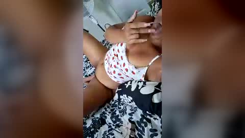 Snapshot of prettyini chatting on August 1, 2026, 5:23 pm prettyini online show from August 1, 2026, 5:23 pm