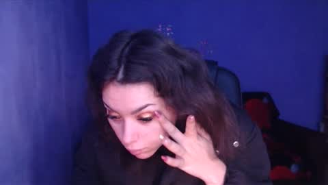 prettyjulliette online show from January 15, 2025, 10:38 am