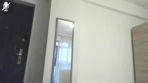 prettyjulliette online show from November 15, 2025, 2:02 pm