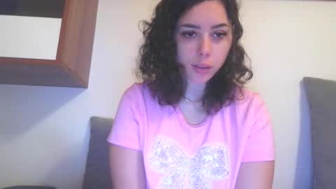 Snapshot of prettyjulliette chatting on December 19, 2025, 12:34 pm prettyjulliette online show from December 19, 2025, 12:34 pm
