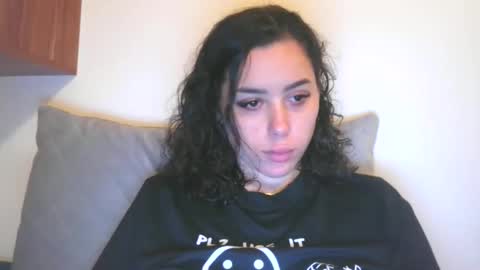 Snapshot of prettyjulliette chatting on January 7, 2026, 7:38 pm prettyjulliette online show from January 7, 2026, 7:38 pm