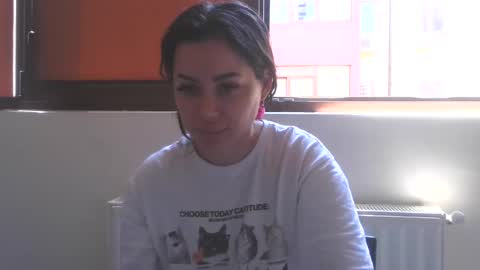 prettyjulliette online show from May 5, 2026, 10:56 am