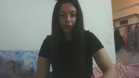 prettyjulliette online show from May 11, 2026, 8:50 pm