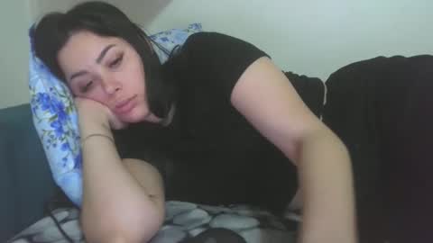 prettyjulliette online show from May 12, 2026, 4:04 pm