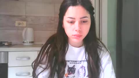 prettyjulliette online show from May 17, 2026, 1:07 pm