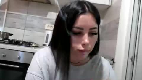 prettyjulliette online show from July 2, 2026, 3:29 pm