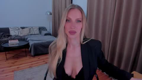 Snapshot of prettyk1ller chatting on May 15, 2026, 10:50 pm Eva online show from May 15, 2026, 10:50 pm