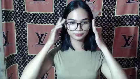 prettykhelcy online show from February 18, 2026, 2:51 am