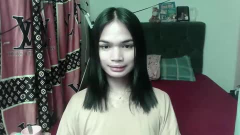 prettykhelcy online show from May 27, 2026, 10:45 am