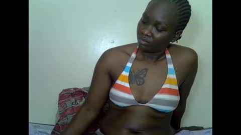 Snapshot of prettyliz30 chatting on November 16, 2025, 7:25 am LILIAN online show from November 16, 2025, 7:25 am