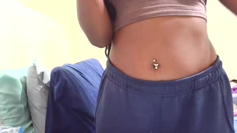 Snapshot of prettylondond chatting on July 6, 2026, 7:16 am prettylondond online show from July 6, 2026, 7:16 am