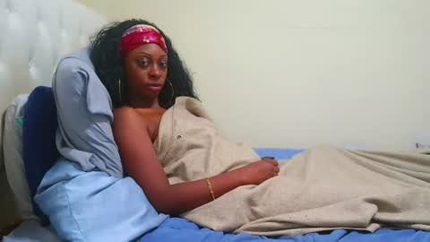 Snapshot of prettylondond chatting on July 14, 2026, 2:05 am prettylondond online show from July 14, 2026, 2:05 am