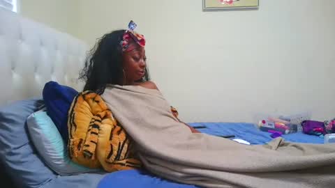 Snapshot of prettylondond chatting on July 18, 2026, 1:48 pm prettylondond online show from July 18, 2026, 1:48 pm
