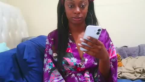 Snapshot of prettylondond chatting on July 21, 2026, 3:47 pm prettylondond online show from July 21, 2026, 3:47 pm