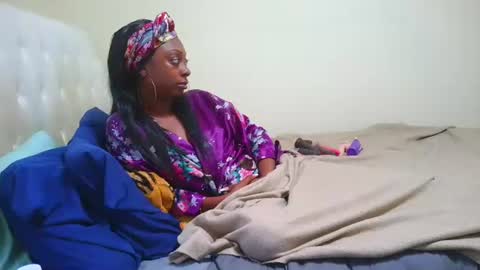 Snapshot of prettylondond chatting on July 23, 2026, 7:45 pm prettylondond online show from July 23, 2026, 7:45 pm