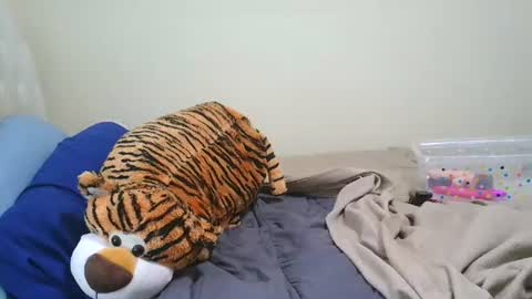 Snapshot of prettylondond chatting on July 28, 2026, 8:52 pm prettylondond online show from July 28, 2026, 8:52 pm