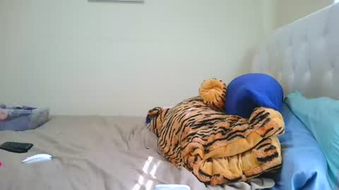 Snapshot of prettylondond chatting on August 1, 2026, 10:30 pm prettylondond online show from August 1, 2026, 10:30 pm