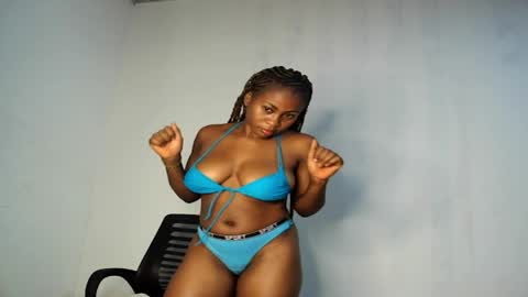Snapshot of prettylove5 chatting on June 6, 2026, 8:52 am evelyn online show from June 6, 2026, 8:52 am