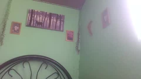 Snapshot of prettymae756493 chatting on April 1, 2026, 3:40 am prettymae756493 online show from April 1, 2026, 3:40 am
