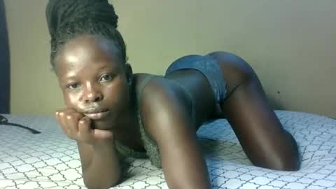 Snapshot of prettymelly_ chatting on February 2, 2026, 12:20 am Melly online show from February 2, 2026, 12:20 am