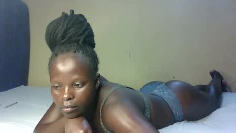 Snapshot of prettymelly_ chatting on February 4, 2026, 6:36 pm Melly online show from February 4, 2026, 6:36 pm