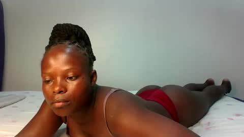 Snapshot of prettymelly_ chatting on February 10, 2026, 1:10 am Melly online show from February 10, 2026, 1:10 am
