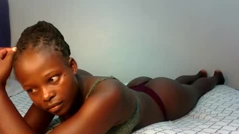 Snapshot of prettymelly_ chatting on February 20, 2026, 1:02 am Melly online show from February 20, 2026, 1:02 am