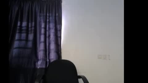 mia online show from November 16, 2025, 2:11 pm