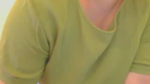 Snapshot of prettynhing chatting on January 10, 2026, 6:59 am Nhing online show from January 10, 2026, 6:59 am