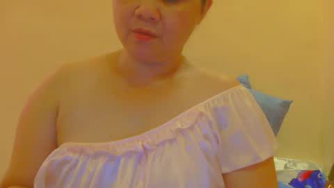 Snapshot of prettynhing chatting on February 22, 2026, 5:19 am Nhing online show from February 22, 2026, 5:19 am