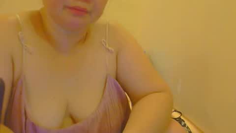 Snapshot of prettynhing chatting on April 18, 2026, 3:43 am Nhing online show from April 18, 2026, 3:43 am