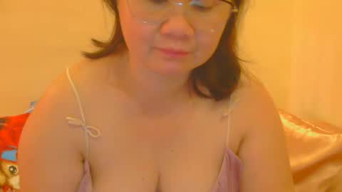 Snapshot of prettynhing chatting on April 24, 2026, 10:56 pm Nhing online show from April 24, 2026, 10:56 pm