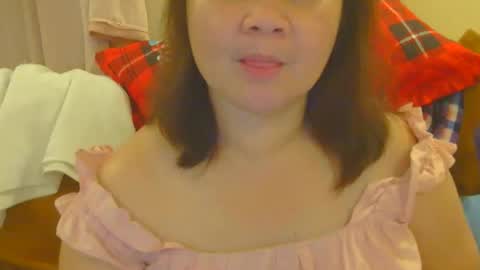 Snapshot of prettynhing chatting on May 17, 2026, 12:56 pm Nhing online show from May 17, 2026, 12:56 pm