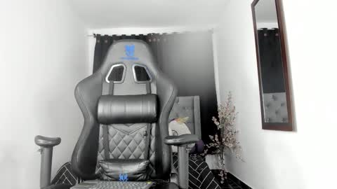 Laura  Onlyfans   40OFF online show from March 2, 2025, 9:21 am