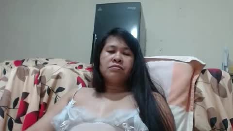 Snapshot of prettypinaylonghair chatting on June 6, 2026, 3:28 pm Gerald and Liezel online show from June 6, 2026, 3:28 pm