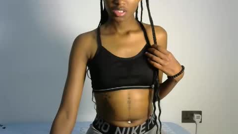 prettyquiny254 online show from October 19, 2025, 9:37 pm