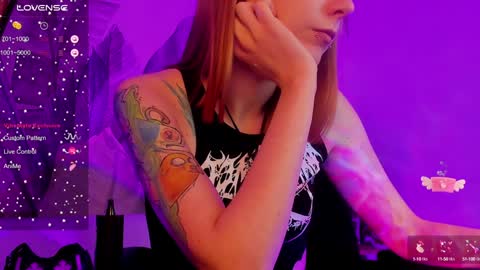 Mila -NONUDE MODEL online show from December 16, 2024, 1:54 pm