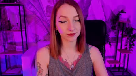 Mila -NONUDE MODEL online show from January 22, 2025, 7:35 am